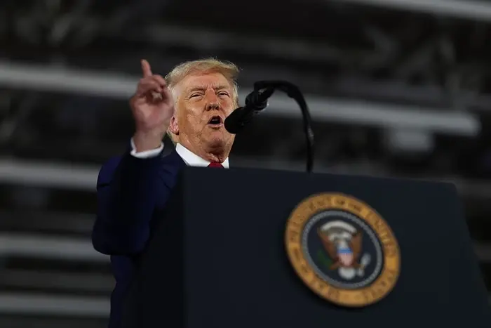 Trump anuncia taxação de 100% para filmes não produzidos pelos EUA | ac24horas Trump anuncia taxação de 100% para filmes não produzidos pelos EUA | ac24horas