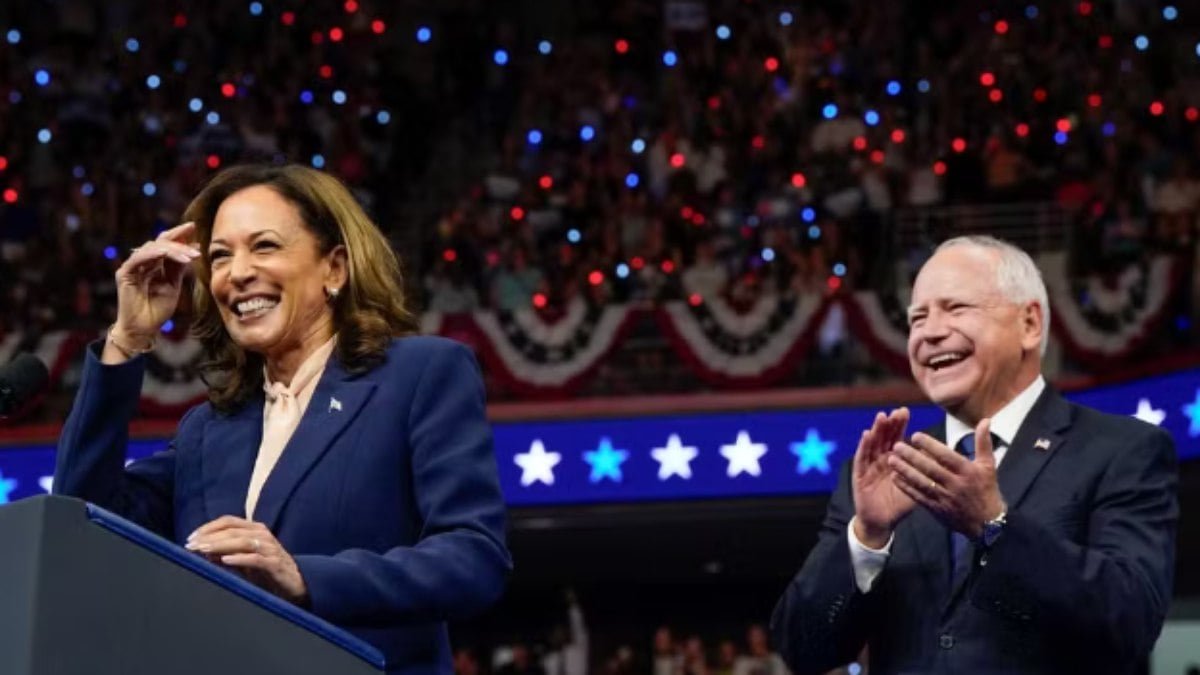 em primeiro comício juntos, Kamala e Walz atacam Donald Trump