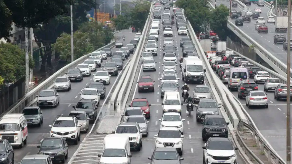 Câmara revoga novo seguro DPVAT e limita bloqueio de emendas