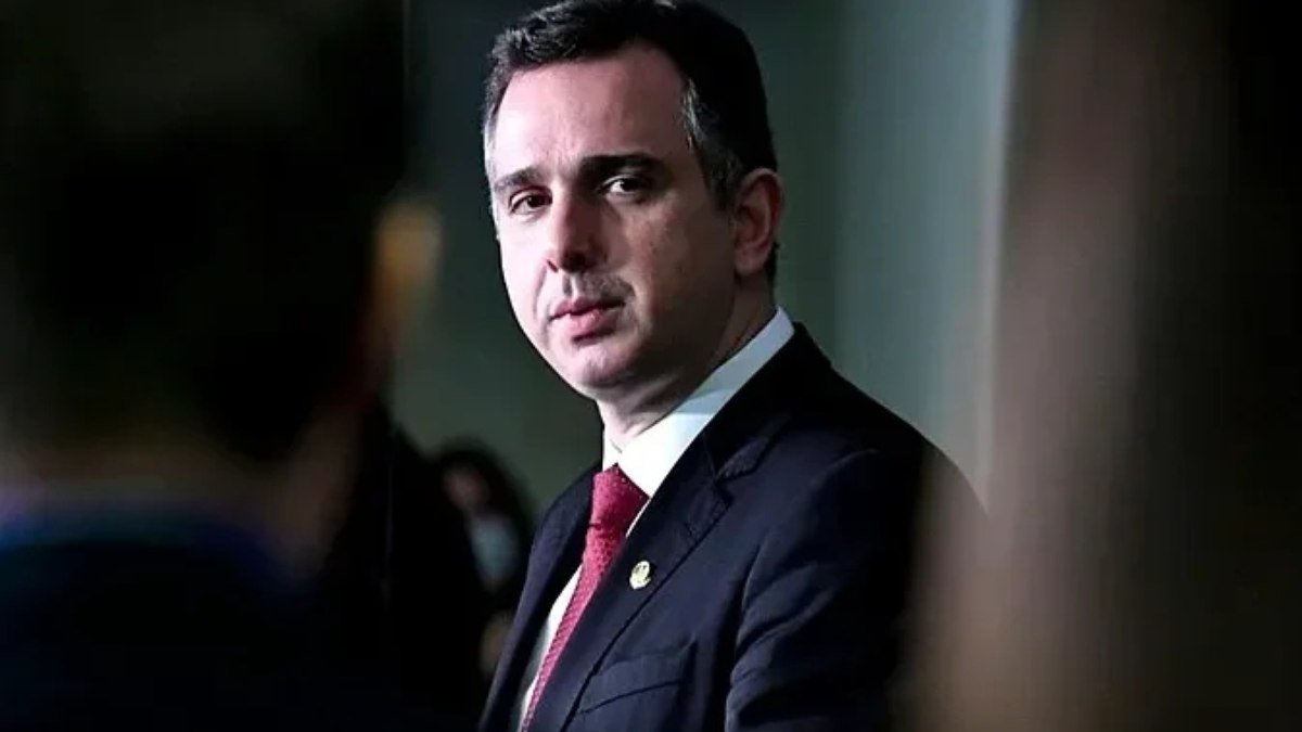 Rodrigo Pacheco anuncia apoio a Davi Alcolumbre para presidência do Senado