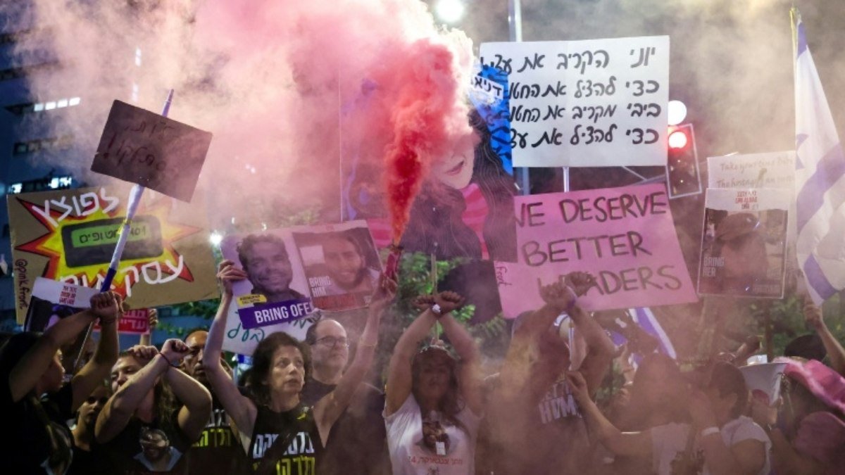Milhares de israelenses saem às ruas de Tel Aviv para pedir acordo de trégua