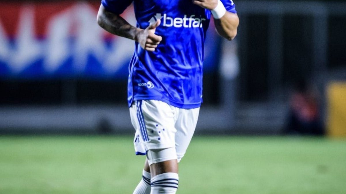 William vira dúvida na lateral do Cruzeiro antes de clássico
