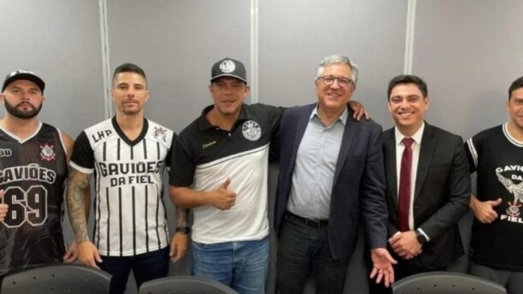 Corinthians e Gaviões vão oficializar ‘vaquinha’ para quitar estádio
