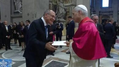 Alckmin cumprimenta Leão XIV e entrega convite de Lula para COP30
