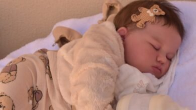 Posto nega vacina a bebê reborn e mulher causa confusão em SC