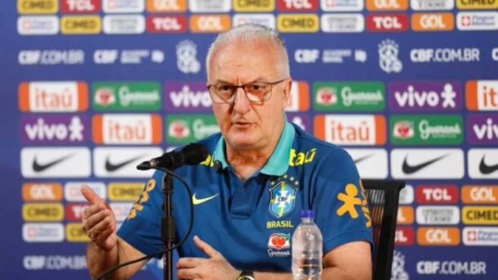 Dorival mantém ‘pés no chão’ após goleada e busca regularidade da Seleção
