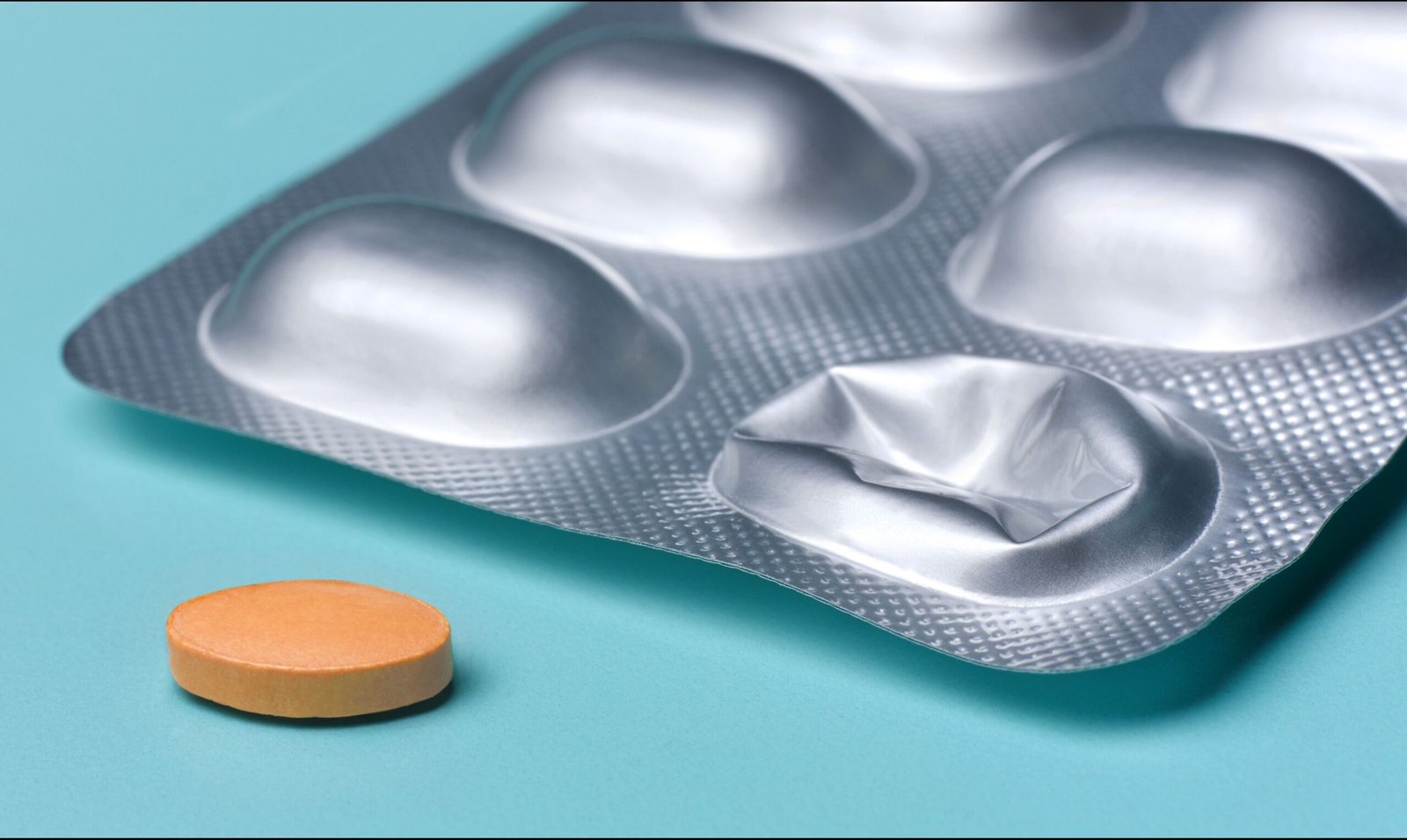 Medicamento para baixar colesterol reduz o risco de demência, diz estudo