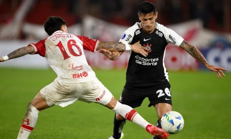 Corinthians perde para Huracán e está eliminado da Sul-Americana Corinthians perde para Huracán e está eliminado da Sul-Americana