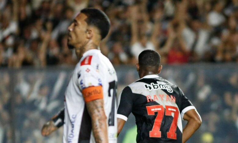 Léo Jardim pega 3 pênaltis e Vasco vai às oitavas Léo Jardim pega 3 pênaltis e Vasco vai às oitavas