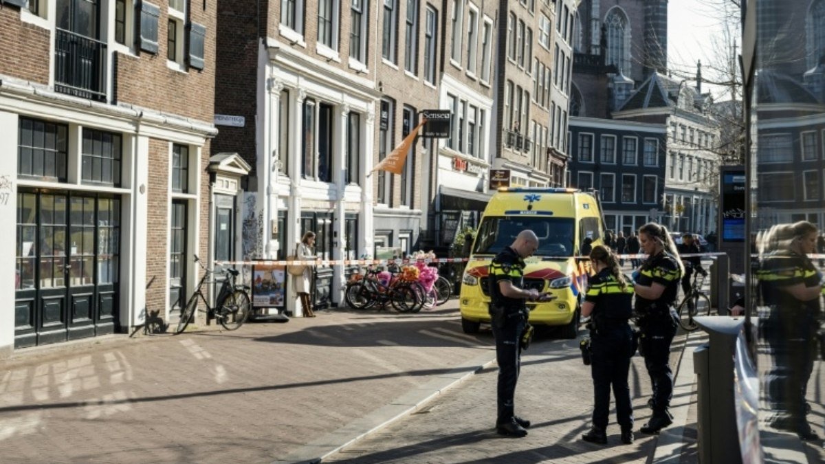 Ataque com arma branca deixa cinco feridos, dois em estado grave, em Amsterdã