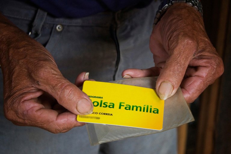 Lula autorizou restrições a meios de pagamento para “bets“ e pode incluir Bolsa Família, diz secretário da Fazenda