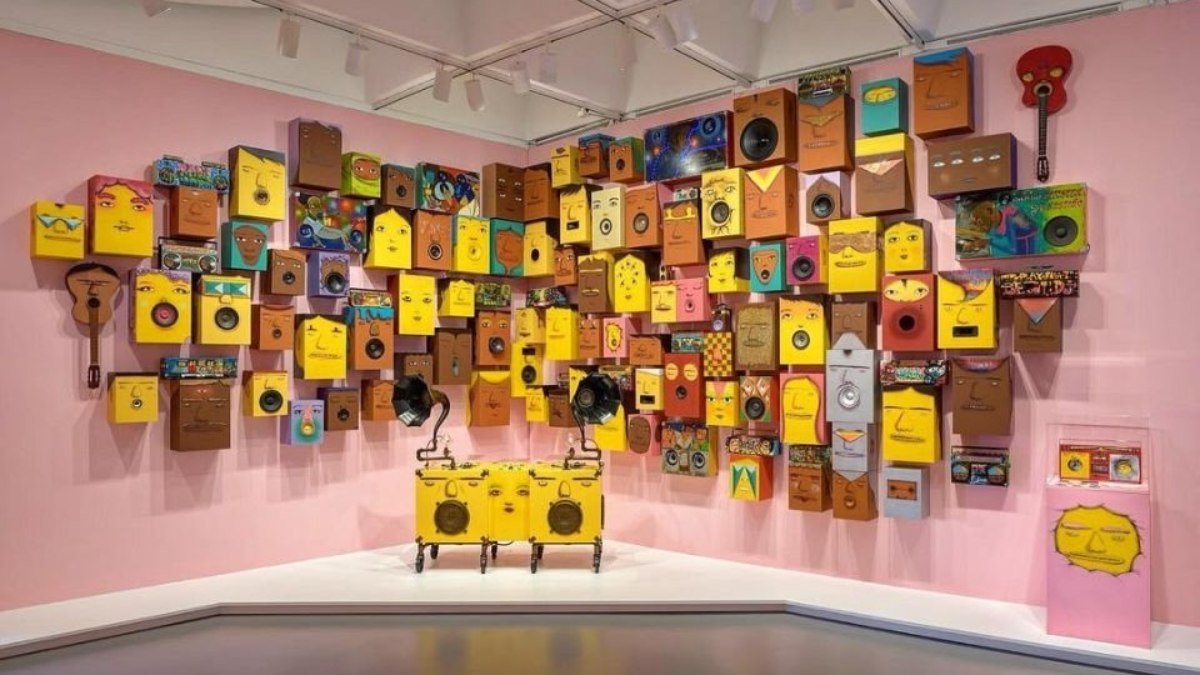 Grafiteiros Osgemeos fazem primeira exposição em museu nos Estados Unidos