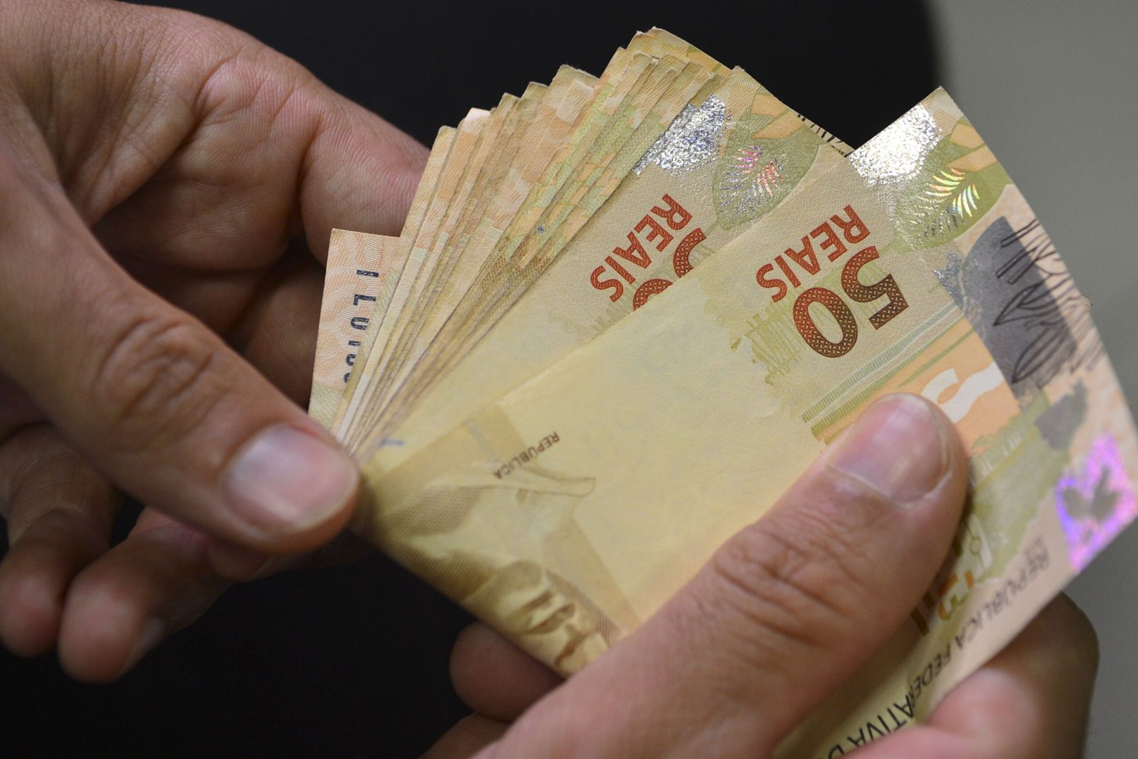 Compra de títulos públicos é suspensa por causa da greve dos servidores nesta terça-feira (15)