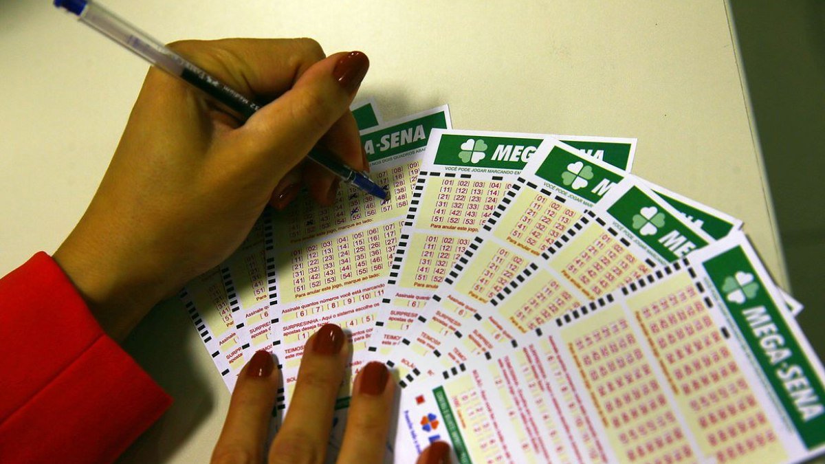 Mega-Sena sorteia prêmio de R$ 109,7 milhões; veja os números