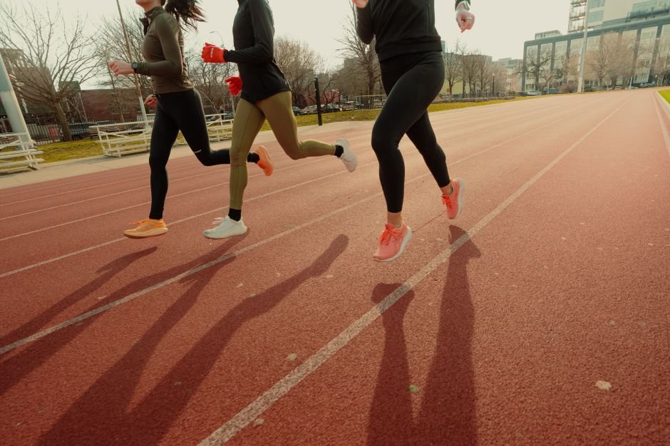 Corrida foi o esporte mais praticado no mundo em 2024, diz relatório; veja dados