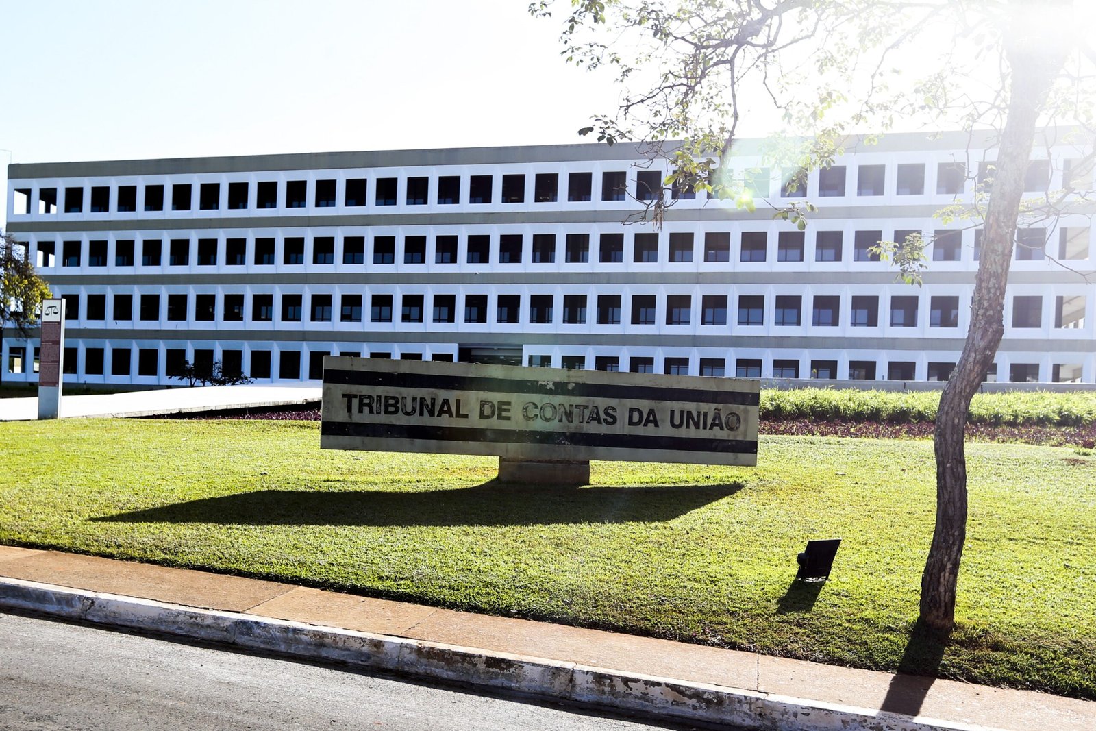 Auditoria do TCU pede bloqueio do programa Pé-de-Meia