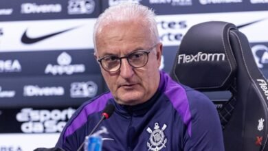 Dorival comenta pênalti perdido por Memphis: ‘Vamos conversar’