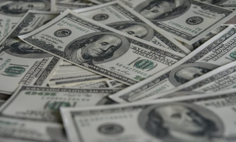 Dólar fecha em queda de 1,32%, a R$ 5,6087; Bolsa sobe 1,76% Dólar fecha em queda de 1,32%, a R$ 5,6087; Bolsa sobe 1,76%