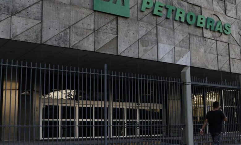 Petrobras registra lucro R$ 35,2 bilhões no 1º trimestre Petrobras registra lucro R$ 35,2 bilhões no 1º trimestre