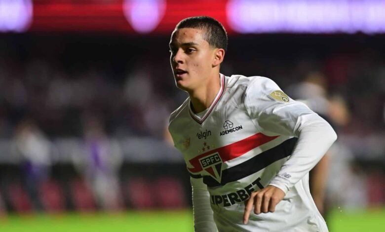Cotia resolve na ausência de protagonistas e mostra como Zubeldía perdeu tempo no São Paulo Cotia resolve na ausência de protagonistas e mostra como Zubeldía perdeu tempo no São Paulo