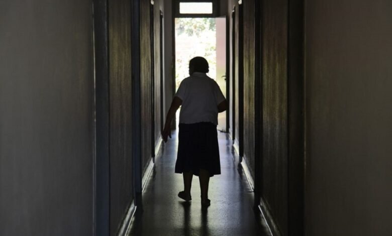 Queda das mortes faz país se aproximar do nível pré-pandemia Queda das mortes faz país se aproximar do nível pré-pandemia