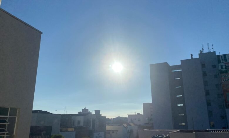 Calor retorna em SP na tarde deste sábado, diz Defesa Civil Calor retorna em SP na tarde deste sábado, diz Defesa Civil