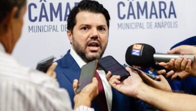 Prefeito de Anápolis aparece em conversas de grupos criados para difamar adversários