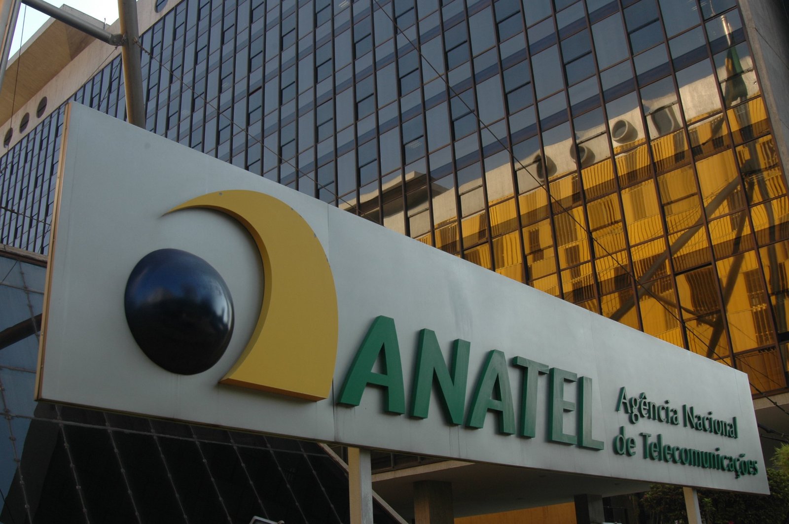 Anatel faz competição com prêmios de até R$ 7 mil para combater “gatonet”