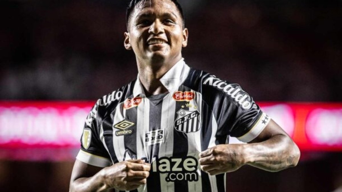 Santos estuda rescisão contratual de Morelos após acidente