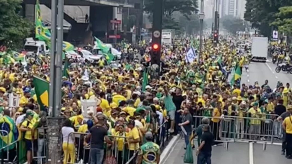 Bolsonaro exige anistia para envolvidos no 8 de janeiro e diz que Moraes é ditador