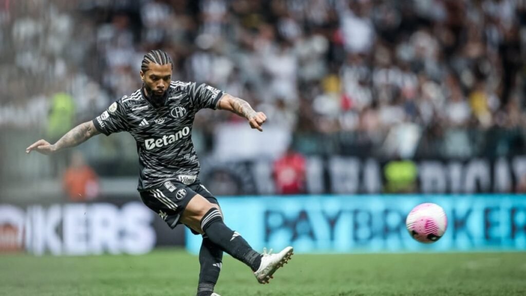 Após Atlético-MG ceder empate para o Vitória, Otávio sai na bronca: ‘Isso é inaceitável’