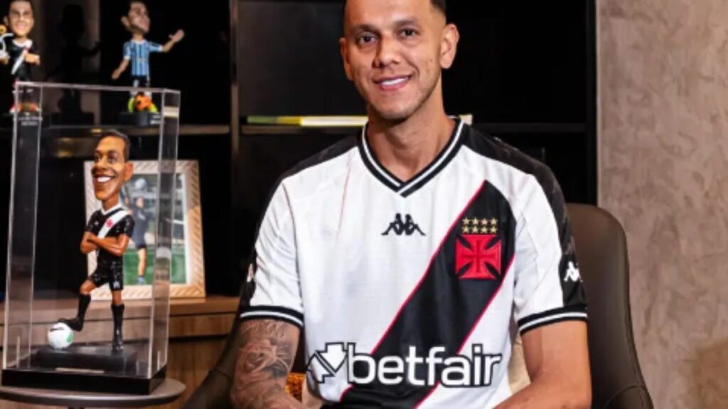 Ao lado do filho, jogador do Vasco é assaltado com fuzil no Rio de Janeiro