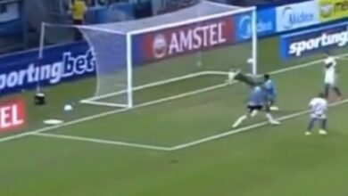 Tiago Volpi falha em jogo do Grêmio pela Sulamericana