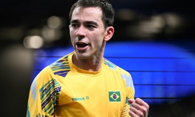 Hugo Calderano avança no tênis de mesa em Paris; Vitor Ishiy é eliminado Hugo Calderano avança no tênis de mesa em Paris; Vitor Ishiy é eliminado