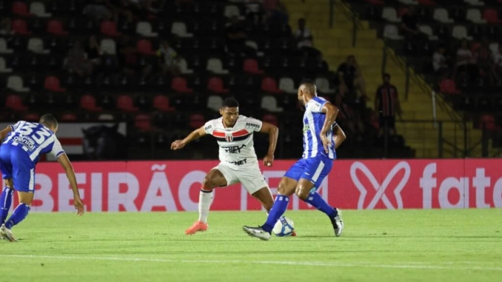 De virada, Avaí vence Botafogo-SP pela Série B