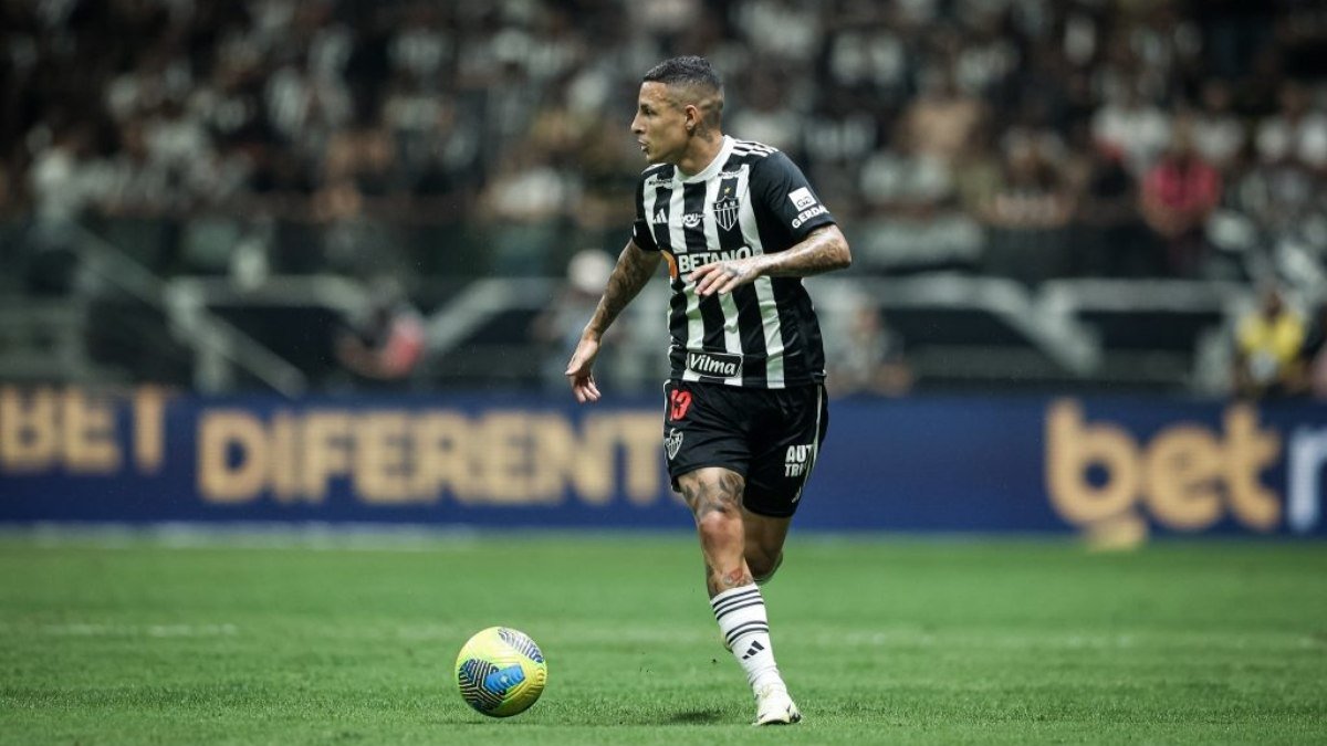 Guilherme Arana provoca comentarista depois de vaga na decisão da Copa do Brasil