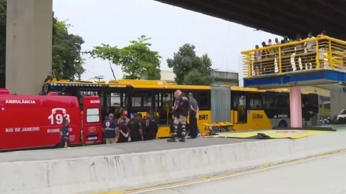 Acidente com BRT deixa ao menos 66 feridos no Rio