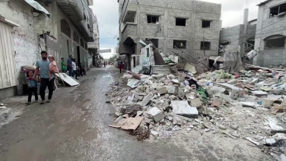 Ataques israelenses matam 47 palestinos no centro de Gaza, diz agência