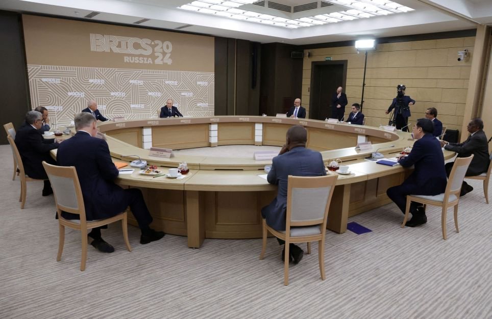 Brics é um grupo anti-Ocidente mas não impõe ideologias, diz especialista ao WW