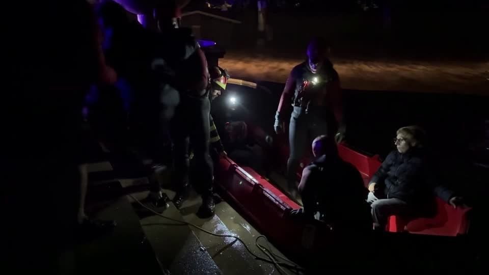 Enchentes repentinas matam 51 no sudeste da Espanha, dizem socorristas