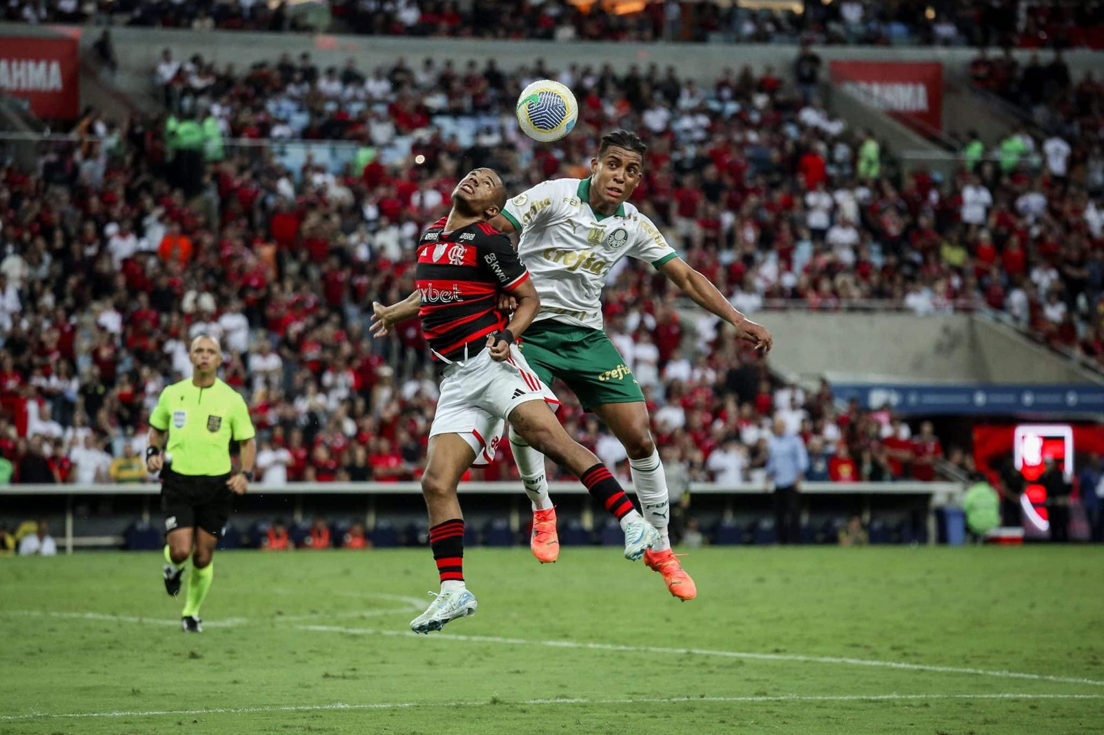 Bola parada é o maior problema da defesa do Flamengo e impede liderança do Brasileirão