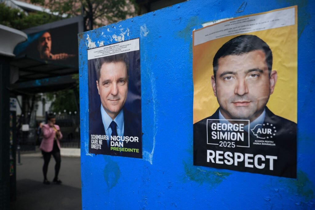 Eleição na Romênia: Candidato de centro tem vantagem sobre ultradireita