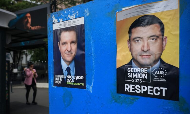 Eleição na Romênia: Candidato de centro tem vantagem sobre ultradireita Eleição na Romênia: Candidato de centro tem vantagem sobre ultradireita