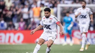 Com ‘lei do ex’, Corinthians bate Santos e afunda rival no Z4