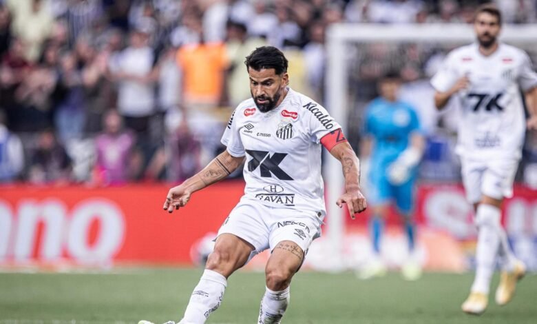 Com ‘lei do ex’, Corinthians bate Santos e afunda rival no Z4 Com ‘lei do ex’, Corinthians bate Santos e afunda rival no Z4