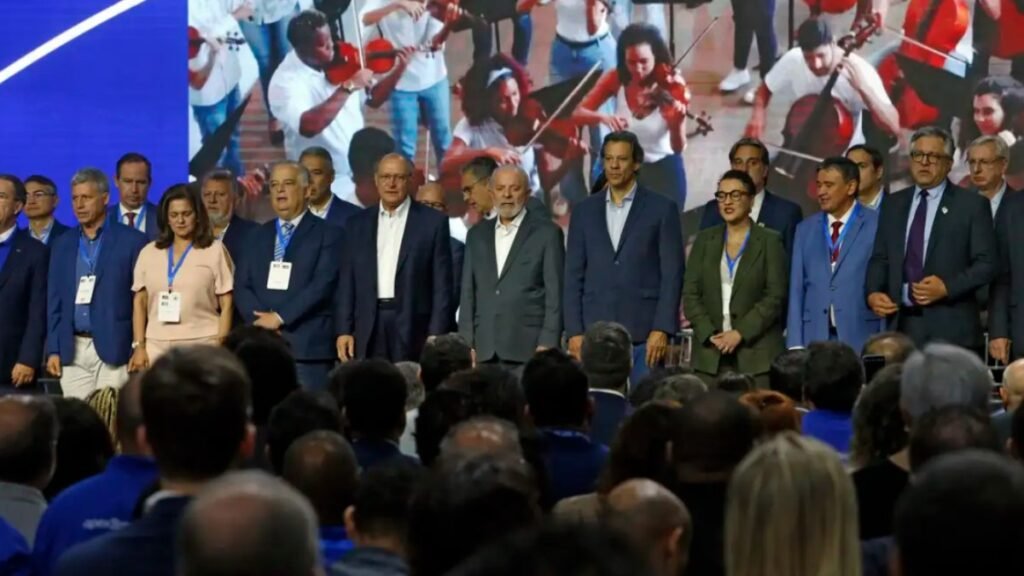 Lula amplia programa para beneficiar empresas exportadoras