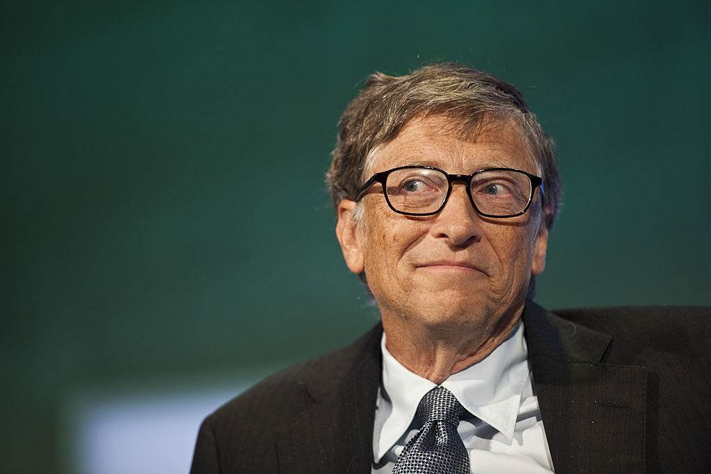 Bill Gates diz que doará US$ 200 bilhões até 2045 e critica Musk