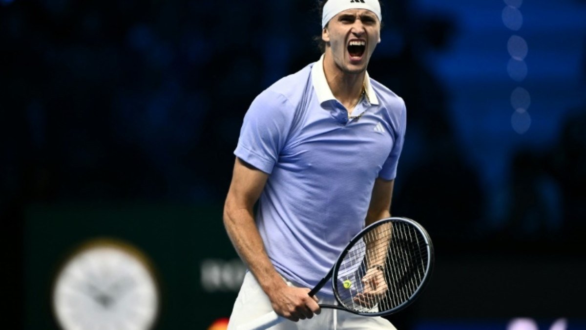 Zverev domina Rublev na estreia no ATP Finals