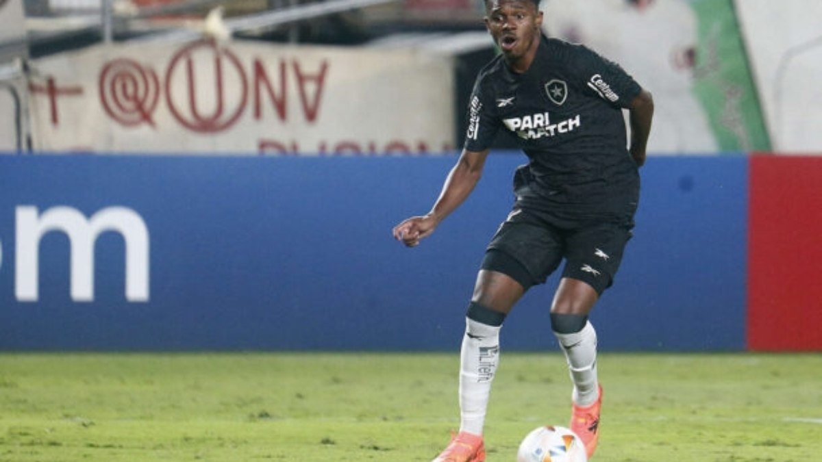 Jeffinho se aproxima de retorno pelo Botafogo Jeffinho se aproxima de retorno pelo Botafogo