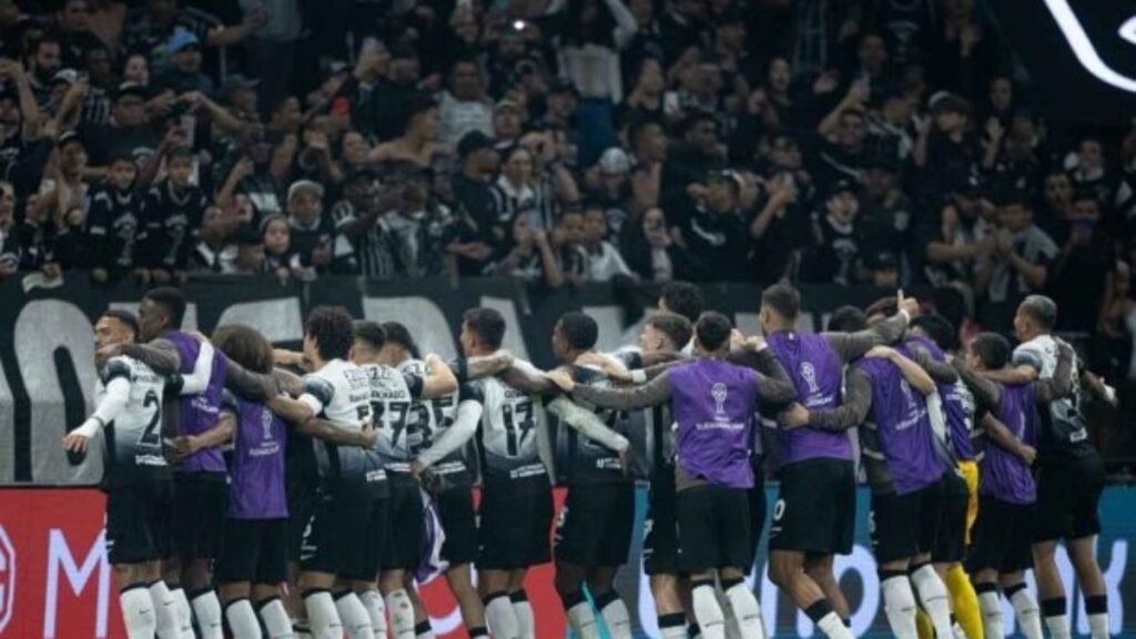 Corinthians ainda sonha com Copa do Brasil e Liberta em 2025